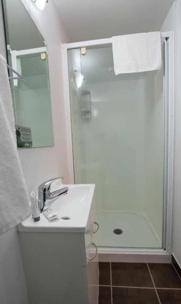 The Park Hotel Ruapehu Queen + Single Room 3