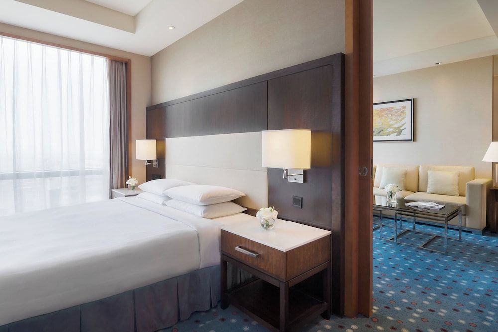 Executive Suite, City View