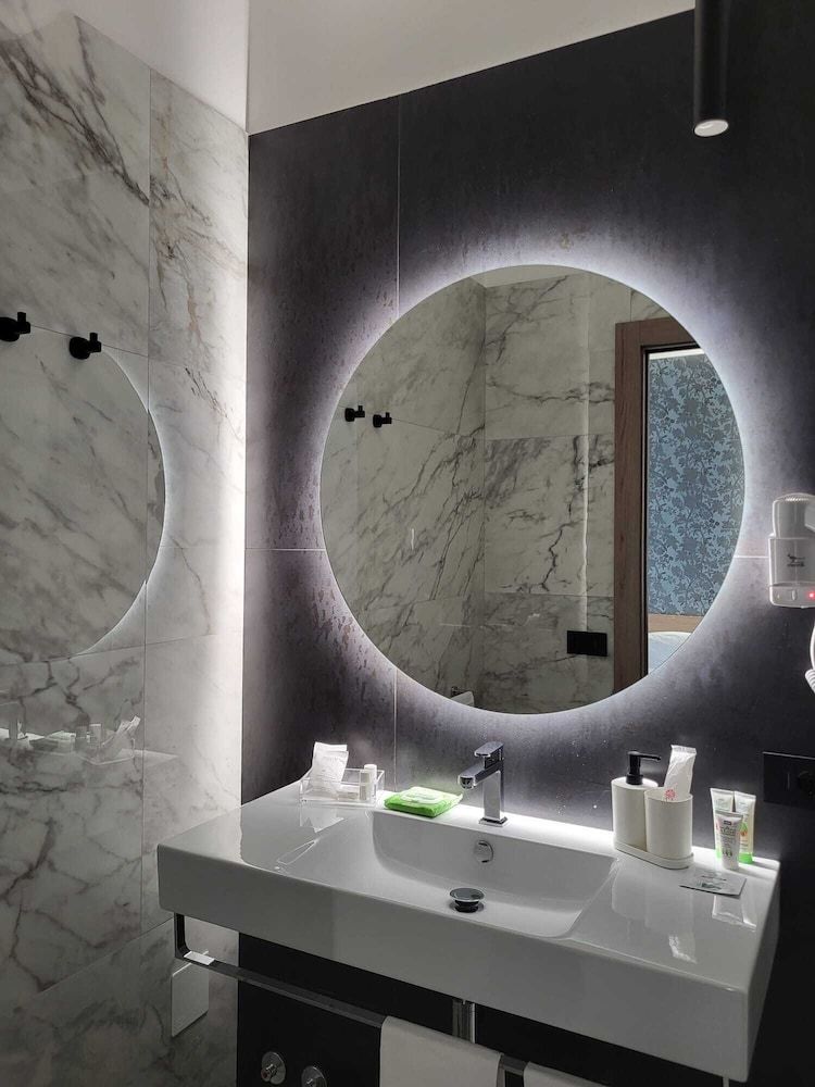 Hotel Maiuri Superior Triple Room 6