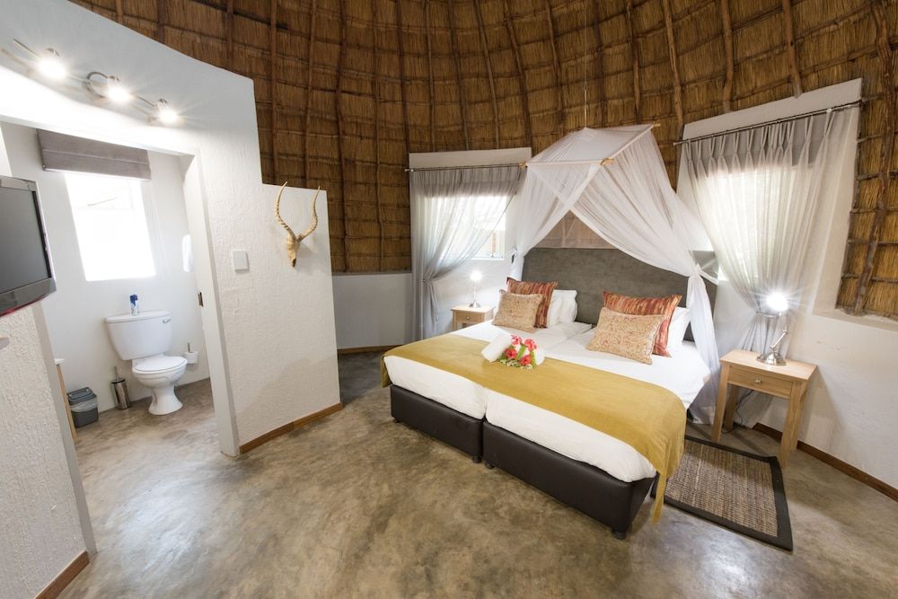 Sefapane Lodges and Safaris Standard Rondavel 3
