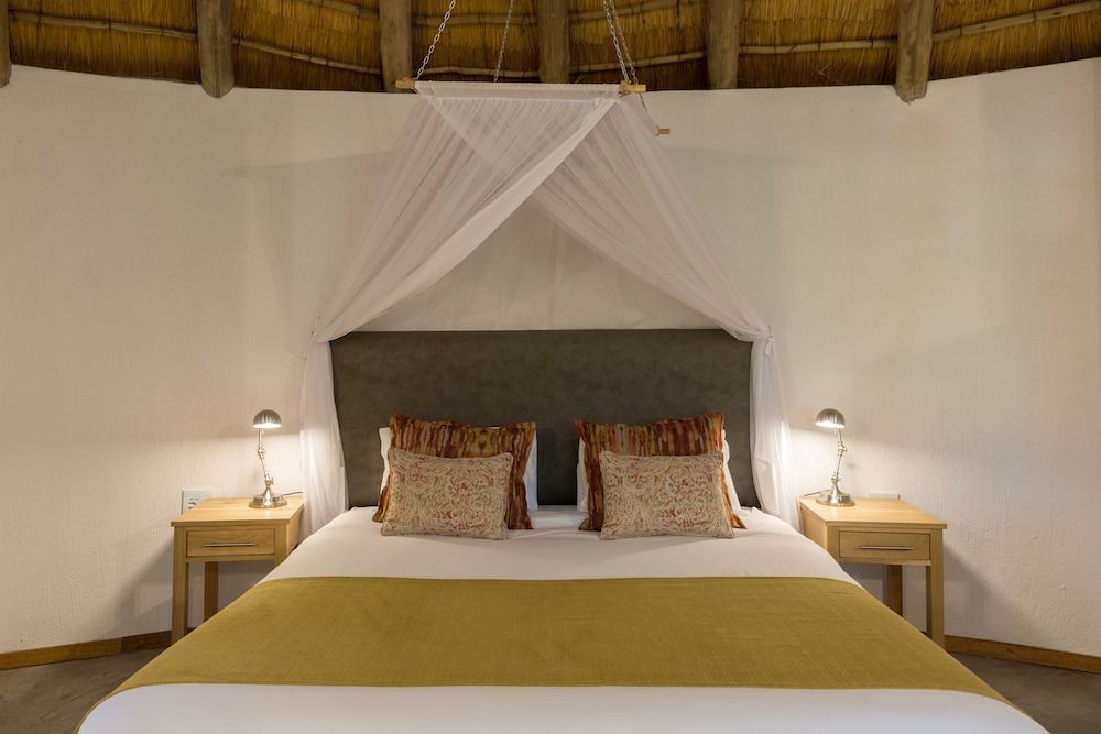 Sefapane Lodges and Safaris Luxury Rondavel 5