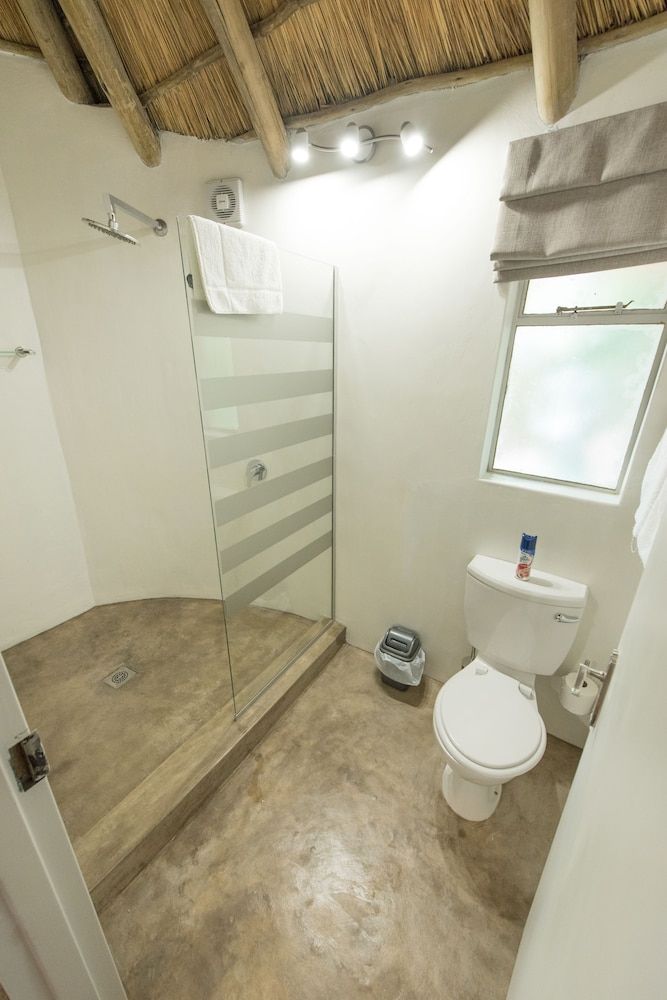 Sefapane Lodges and Safaris Luxury Rondavel 9