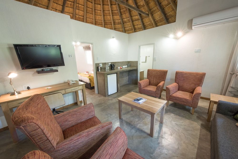 Sefapane Lodges and Safaris Family Room (Rondavel) 7