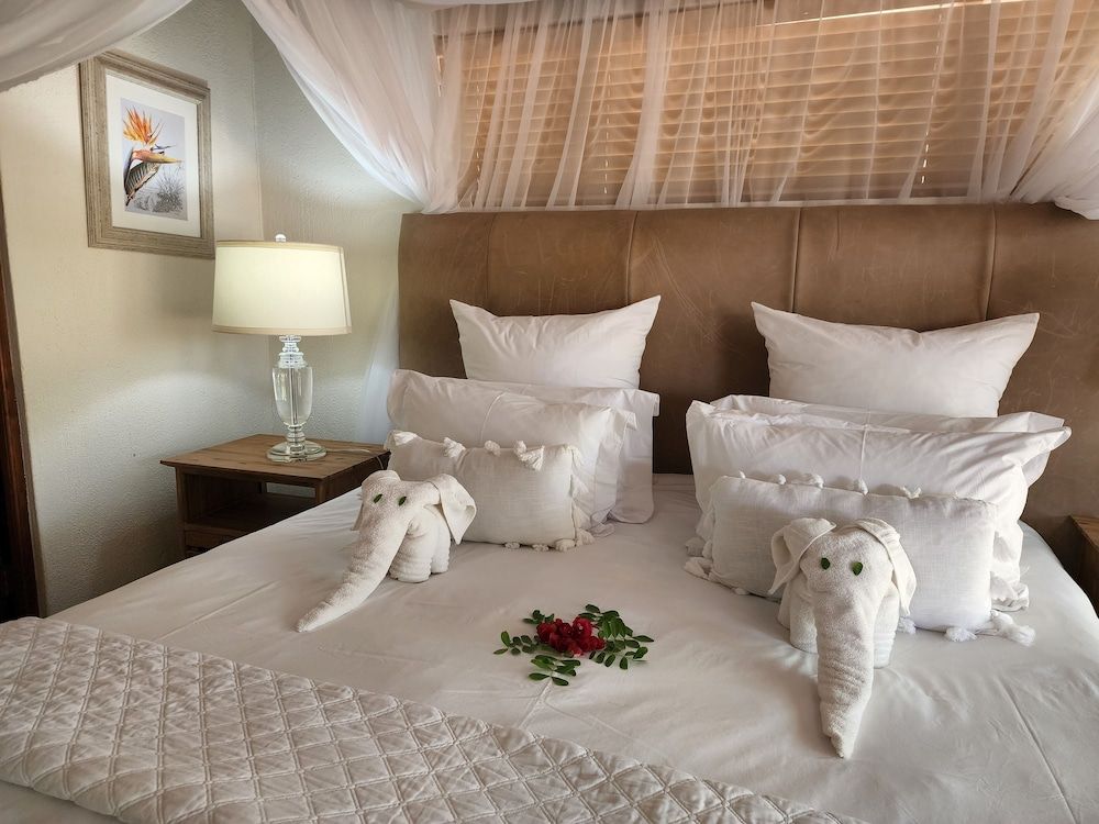 Karongwe- Shiduli Safari Lodge Luxury Double or Twin Room 2