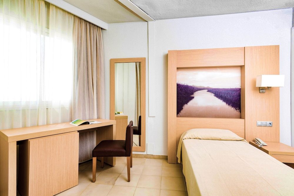 Single Room, Balcony