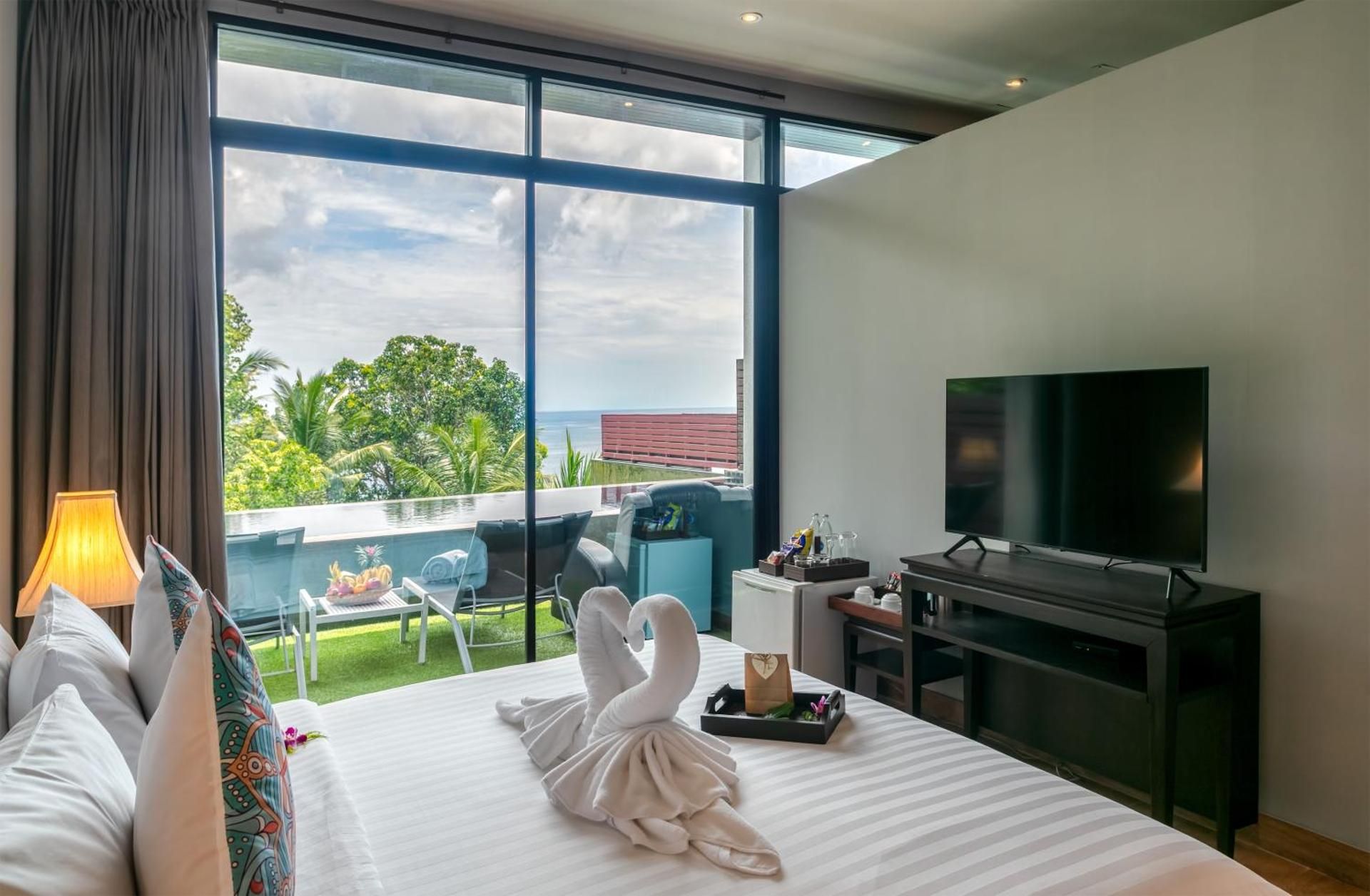 2 Bed Rooms with Pool
