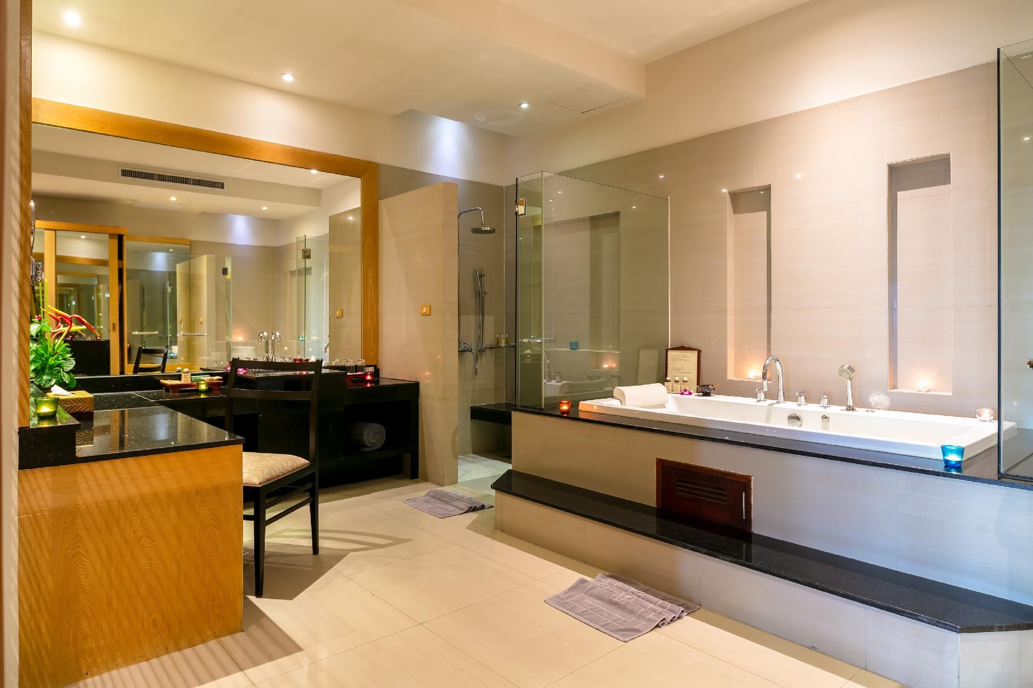 Grand Thai with Spa Bath And Private Pool
