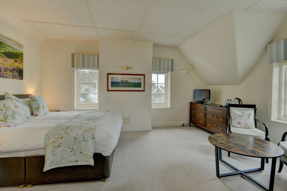 The Crown Hotel Double Room, Ensuite (Bed & Breakfast) 4