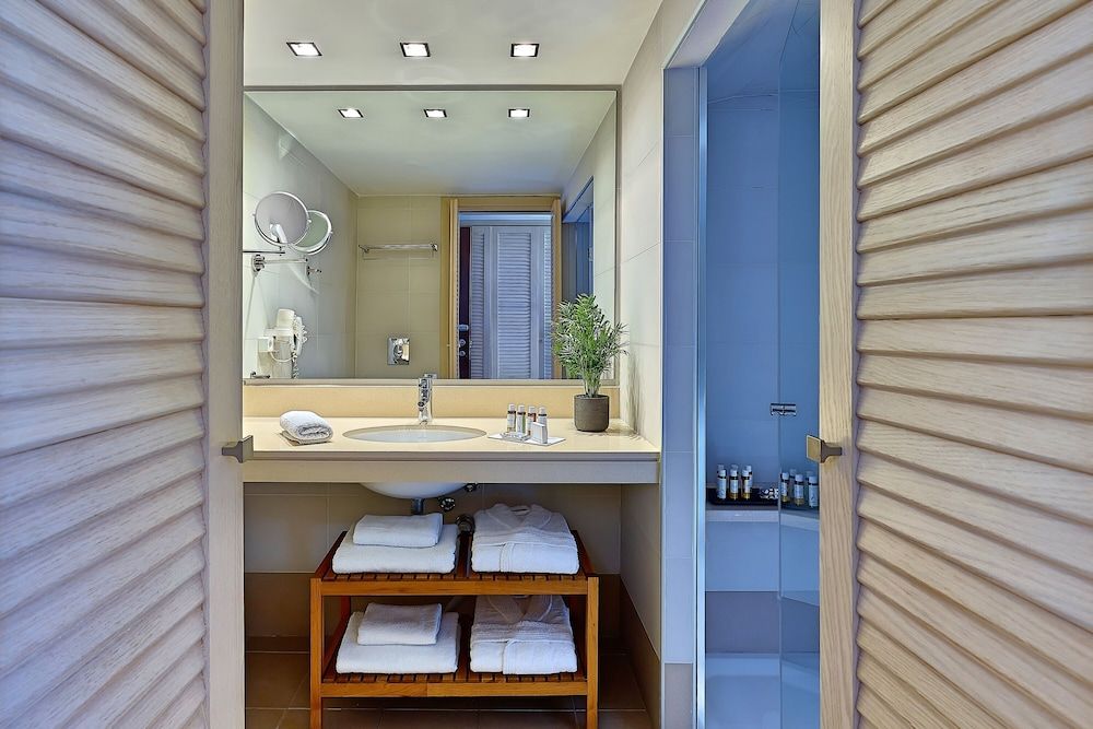 Superior Double or Twin Room, Pool View
