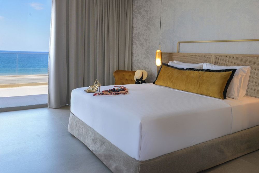 Premium Room, 1 King Bed, Balcony, Sea View