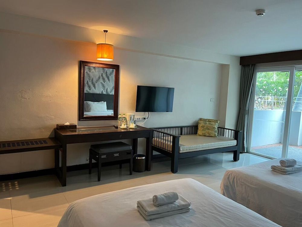 Pattawia Resort & Spa Deluxe Twin Room 3