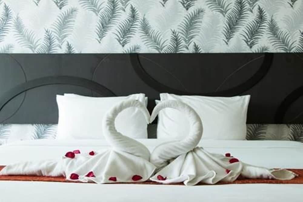 Pattawia Resort & Spa Deluxe Room, 1 King Bed 7