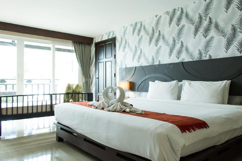 Pattawia Resort & Spa Deluxe Room, 1 King Bed 6