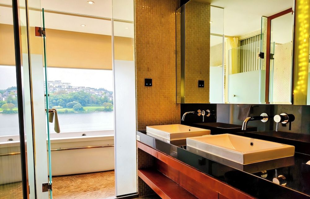 undefined Baiyun Lakeside Hotel 5