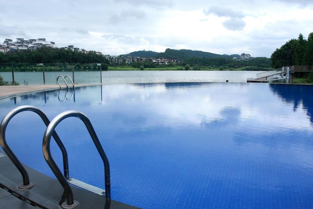 undefined Baiyun Lakeside Hotel 8
