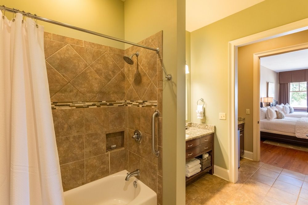 Standard Room, 2 Queen Beds (1)