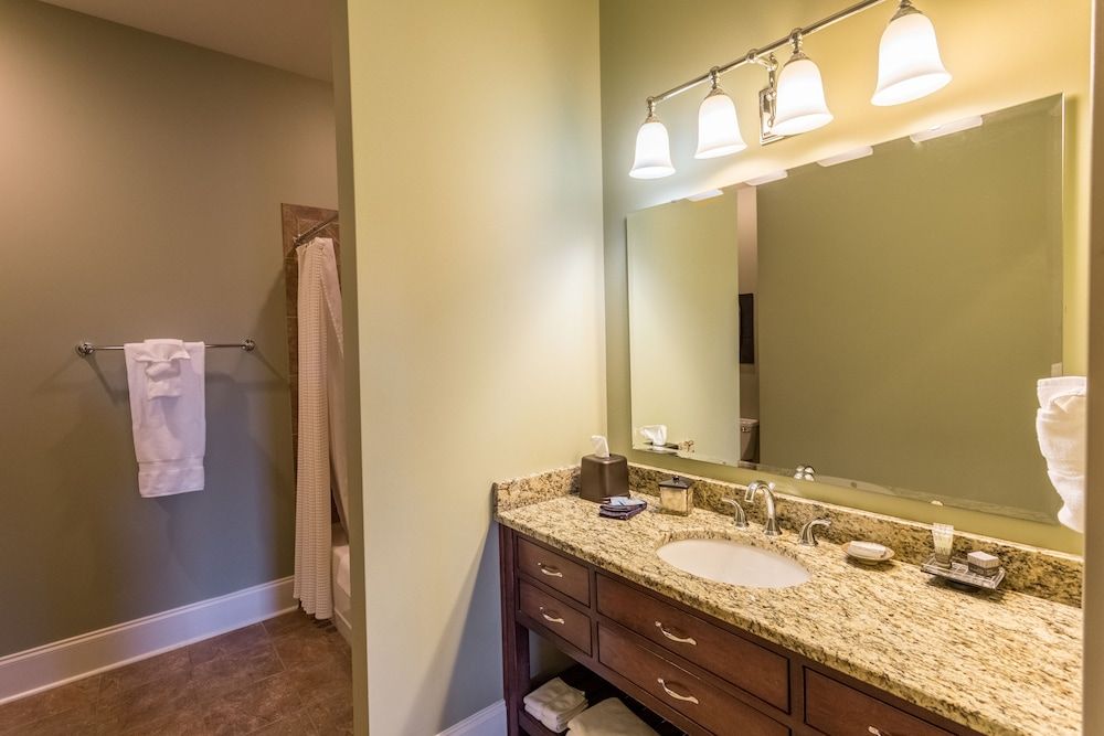 Standard Room, 2 Queen Beds (2)