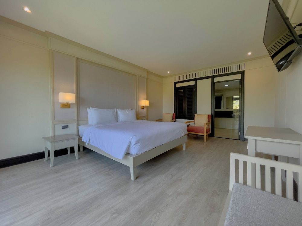 Pinnacle Grand Jomtien Resort and Beach Club