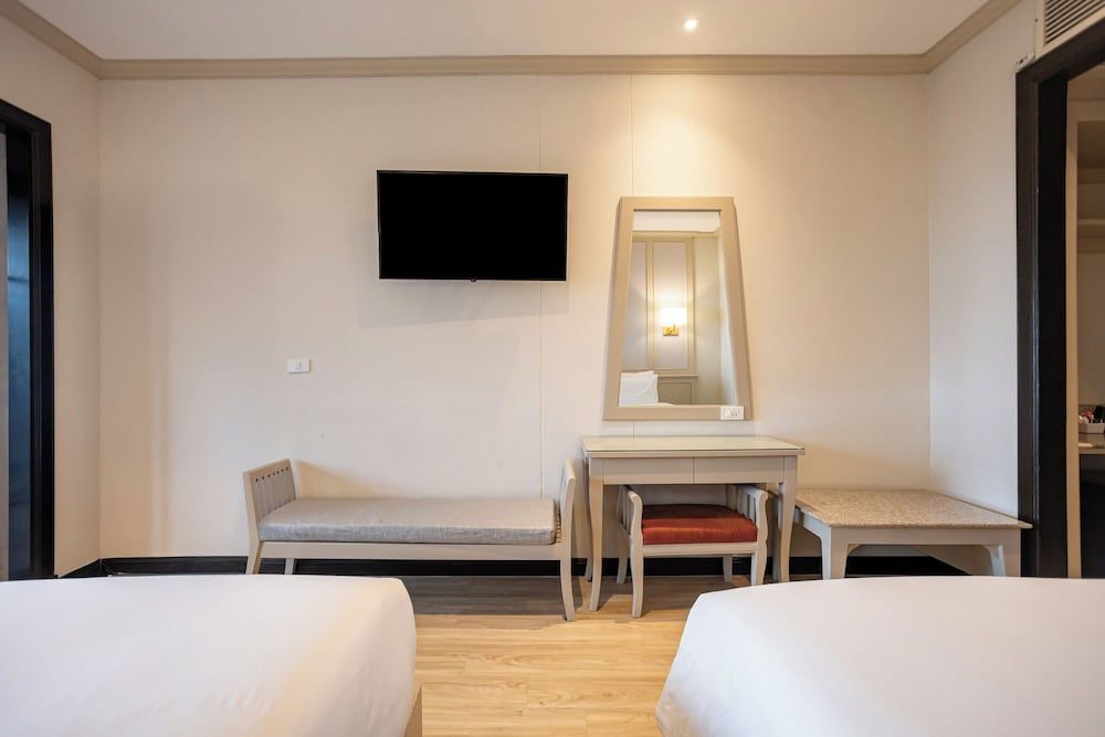 Pinnacle Grand Jomtien Resort and Beach Club Deluxe Sea View - Twin