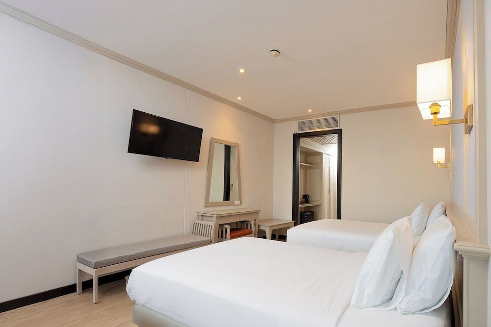 Pinnacle Grand Jomtien Resort and Beach Club Deluxe Sea View - Twin 2