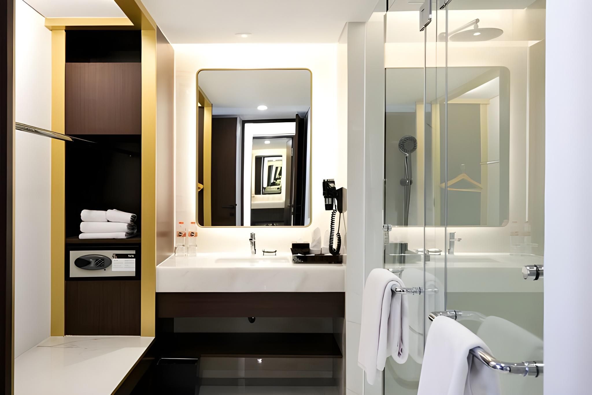 Grand Premier Room