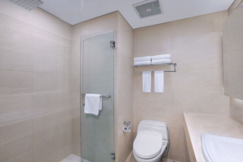 Atria Hotel Gading Serpong Deluxe Twin Room 2
