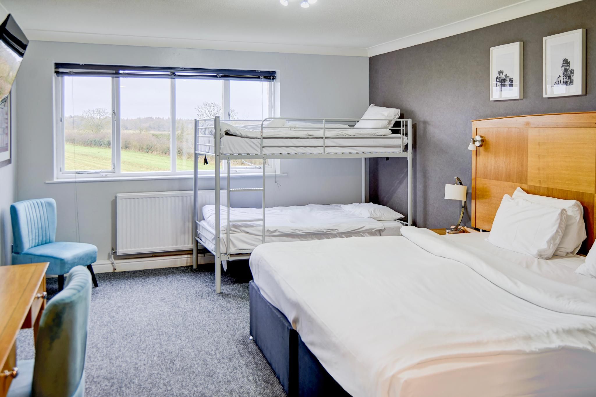 Deluxe Family Room for 4 People