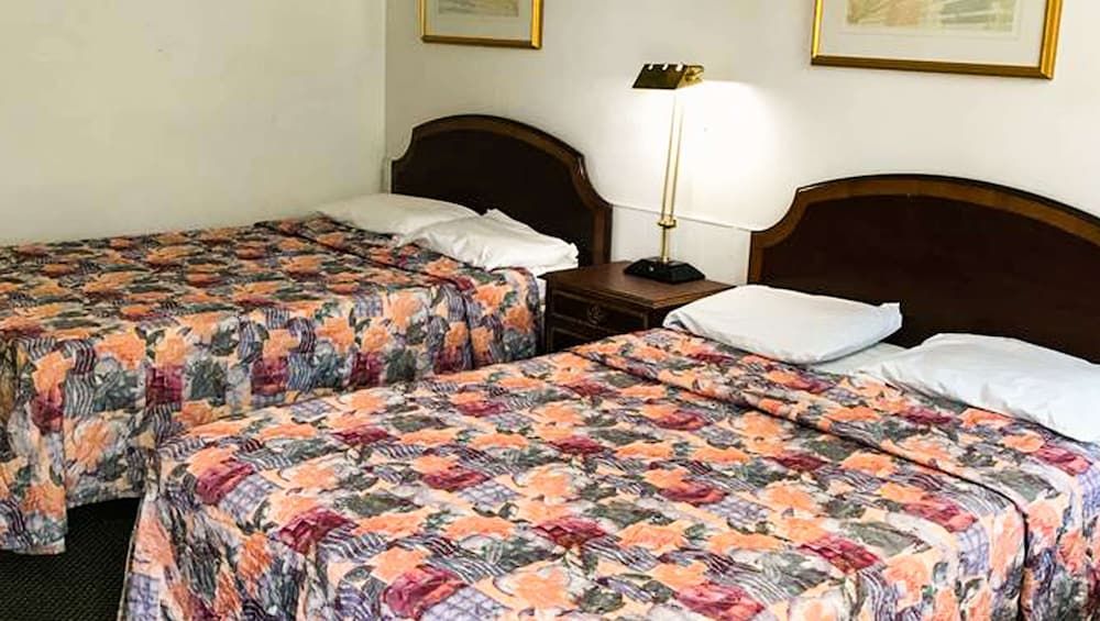 Standard Room, 2 Double Beds, Non Smoking, Bathtub