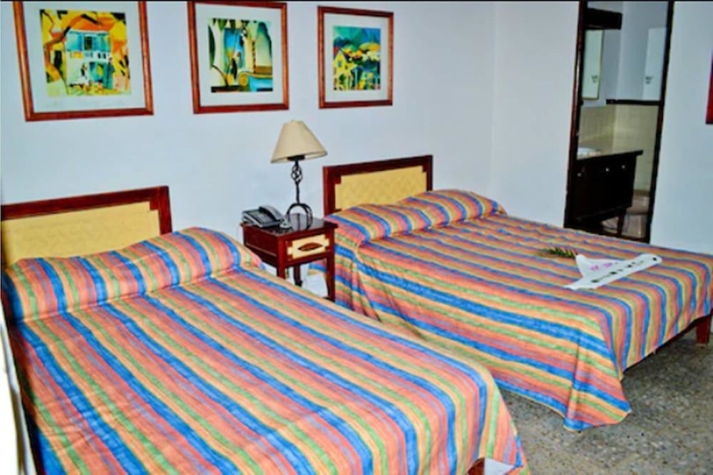 Catalina Beach Resort Tropical View 3