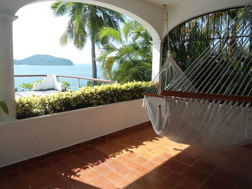 Catalina Beach Resort Grand Terrace Room 8