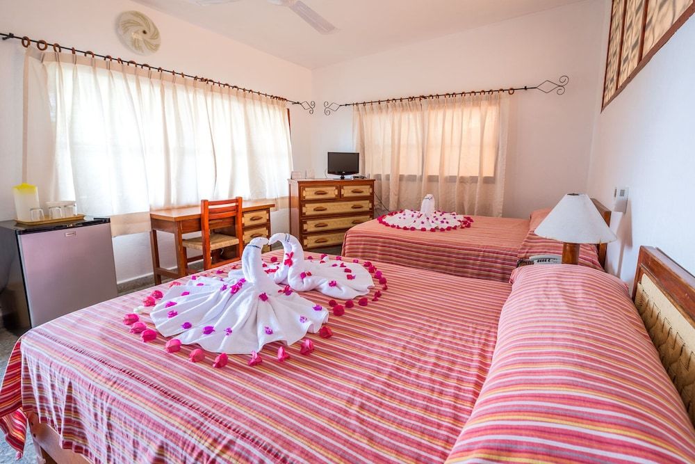 Catalina Beach Resort Tropical View 4