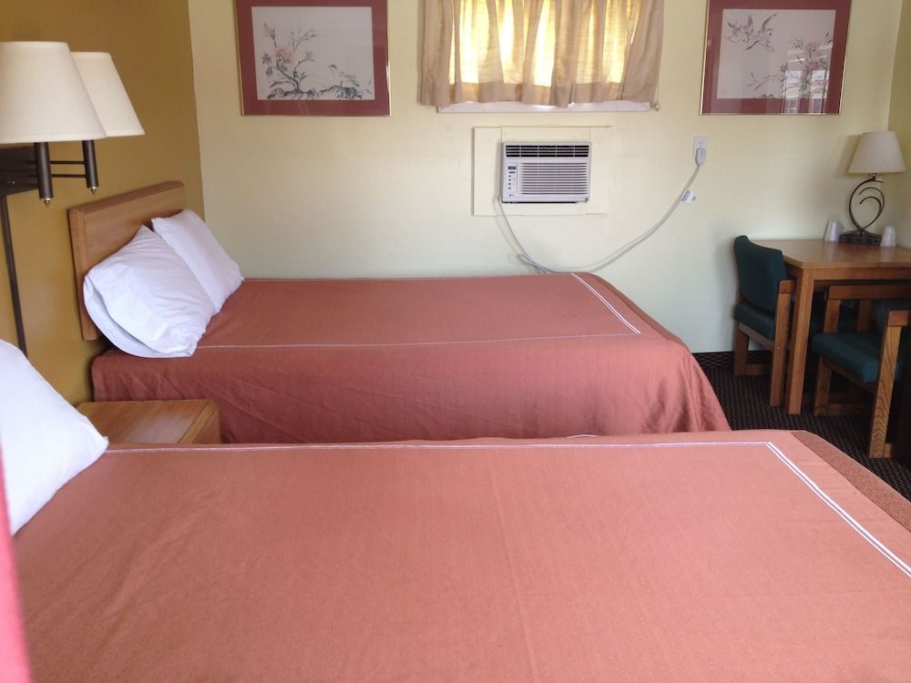 Standard Room, 2 Queen Beds, Non Smoking