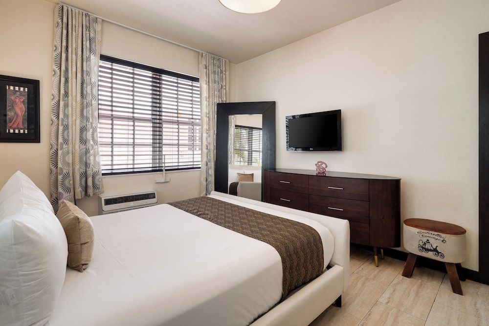 undefined Tradewinds Apartment Hotel 7