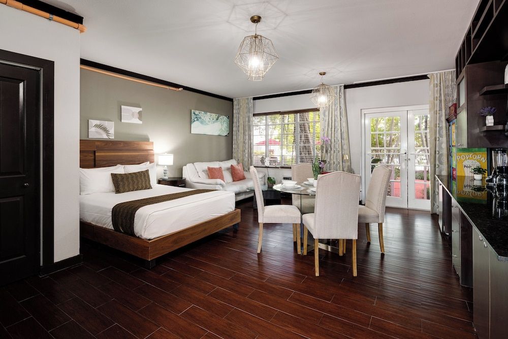 Tradewinds Apartment Hotel Accessible Studio Queen