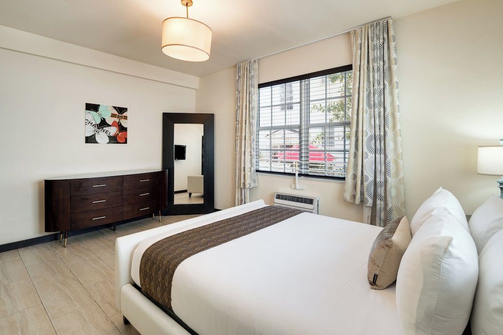 undefined Tradewinds Apartment Hotel 8