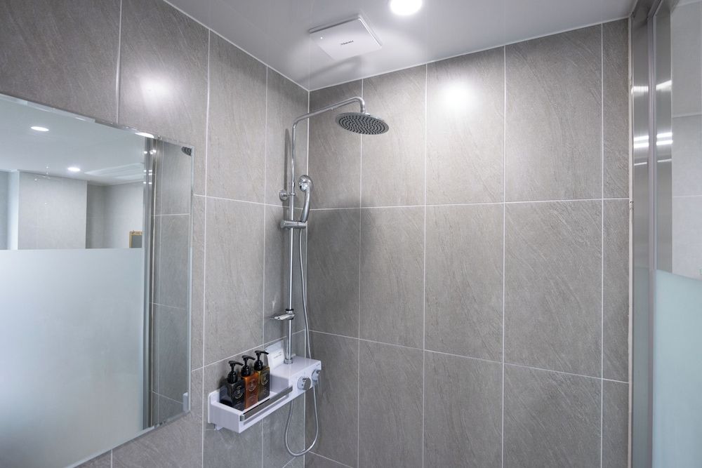 Dongbusan Oncheon Hotel Standard Mini Room (Hot Spring Water) - Rate for 2, Extra Charges Apply 3