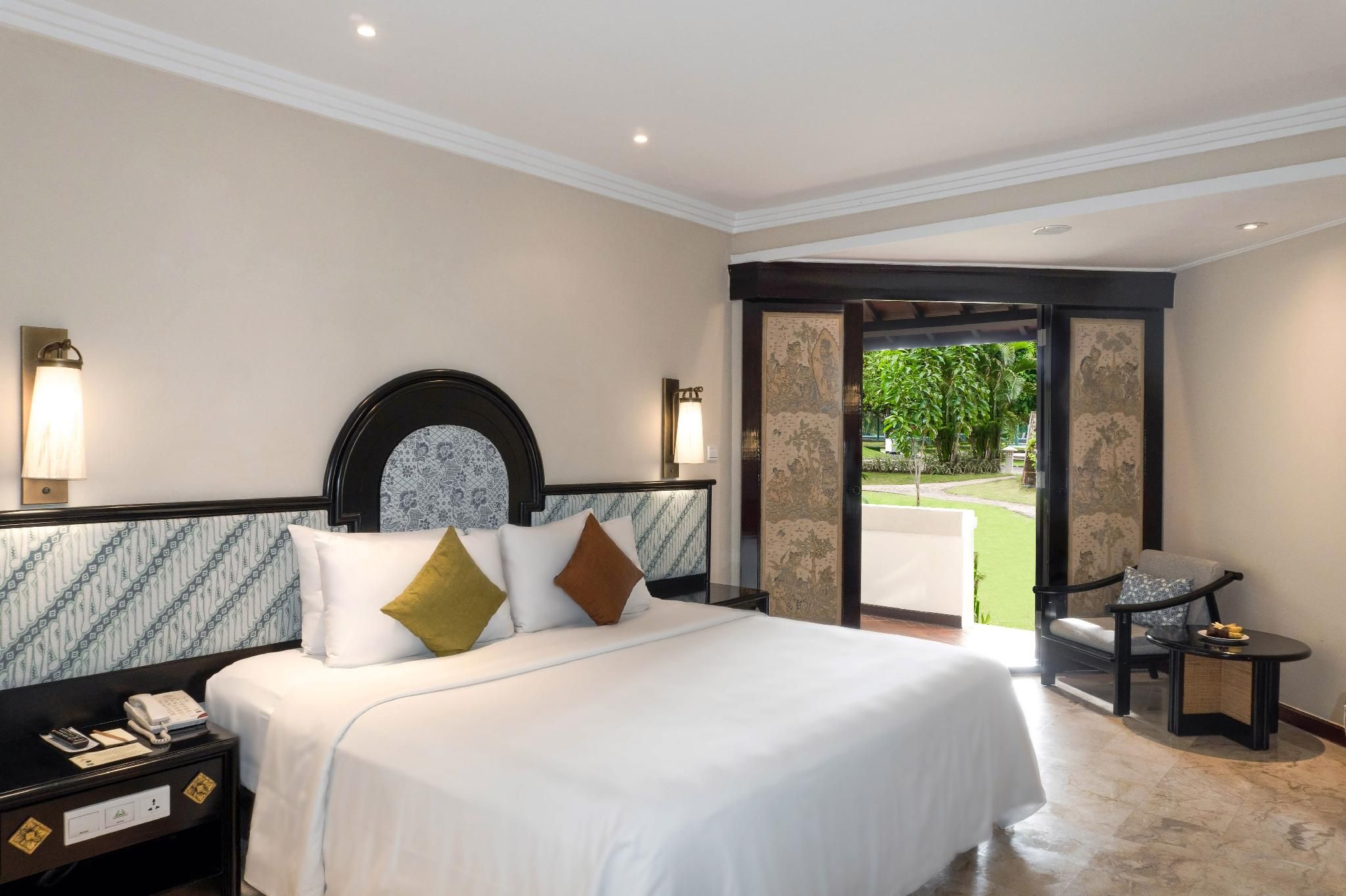 Deluxe Garden Access King Room