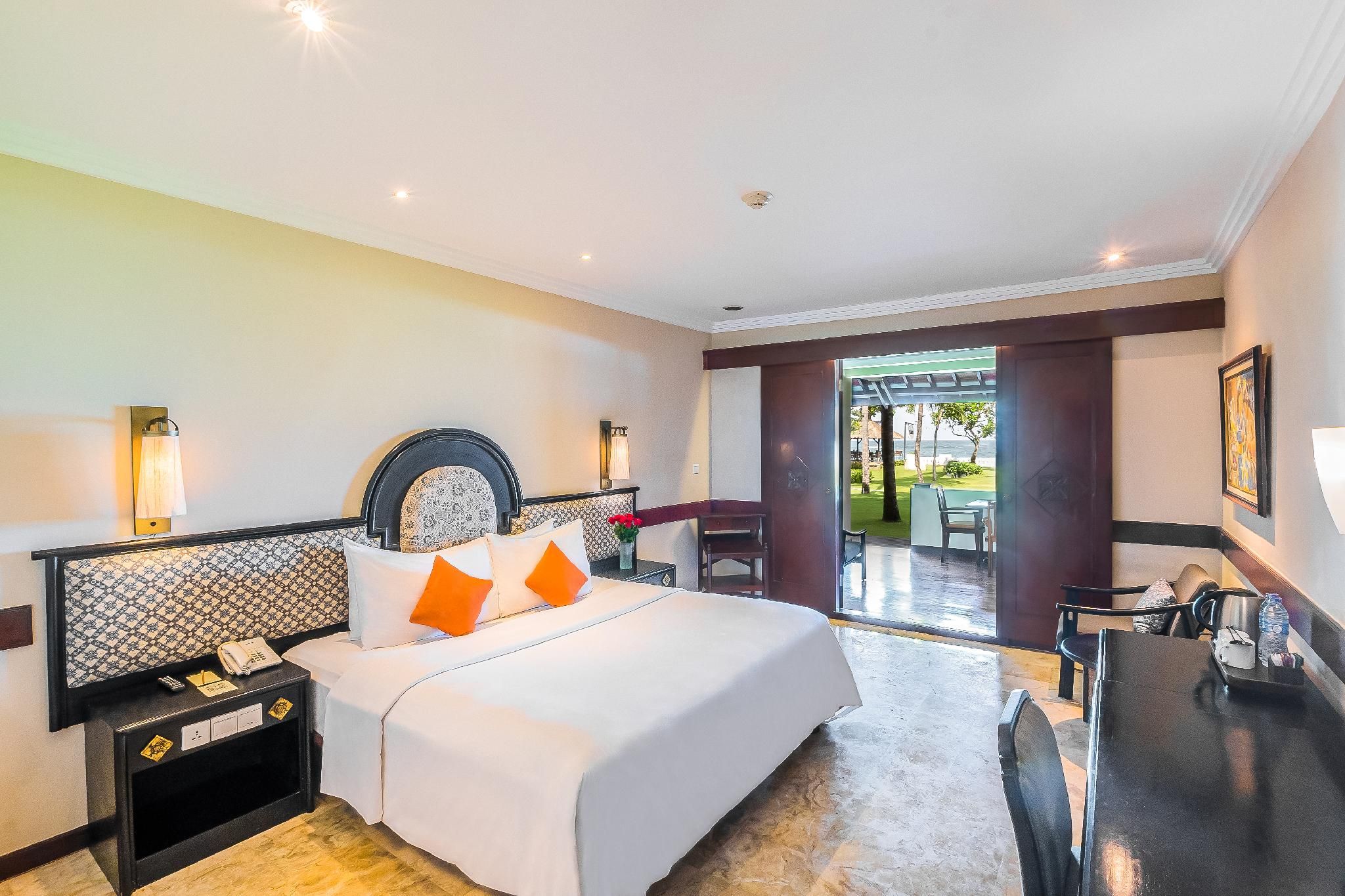 Grand Deluxe Ocean Front Room