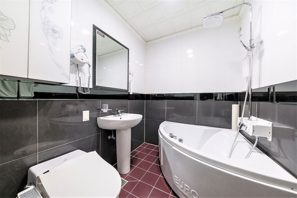 Donghae Boyang Hot Spring Convention Hotel Convention Deluxe Room (Ocean View) 3