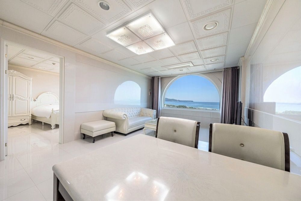 Donghae Boyang Hot Spring Convention Hotel Sky Condo (Ocean View) 2