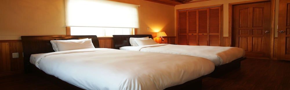 Aewol ParkHill Village Royal Suite 2