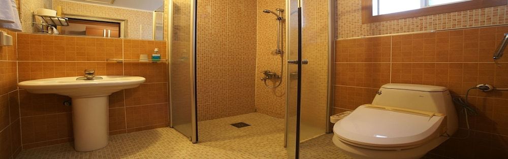 Aewol ParkHill Village Standard Twin Room 7