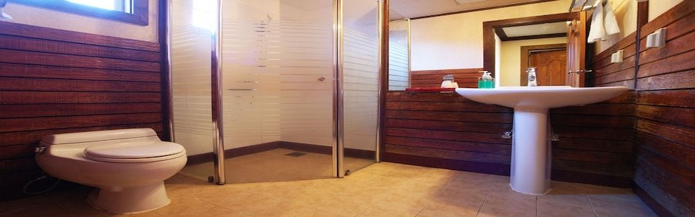 Aewol ParkHill Village Family Room 9