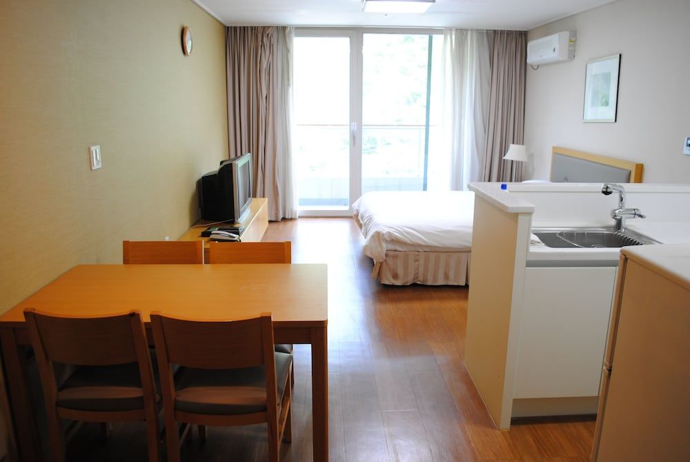 Mayhills Resort Willow (Double/Twin/Ondol assigned upon check-in) 6