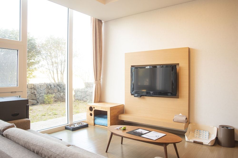 Phoenix Island Royal Room (Pet-Friendly) 4