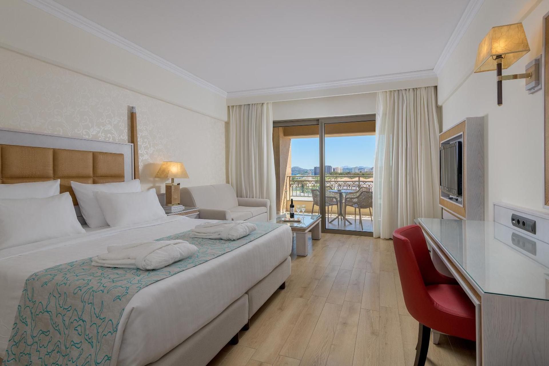 Standard Suite Family Double Or Twin Sea View