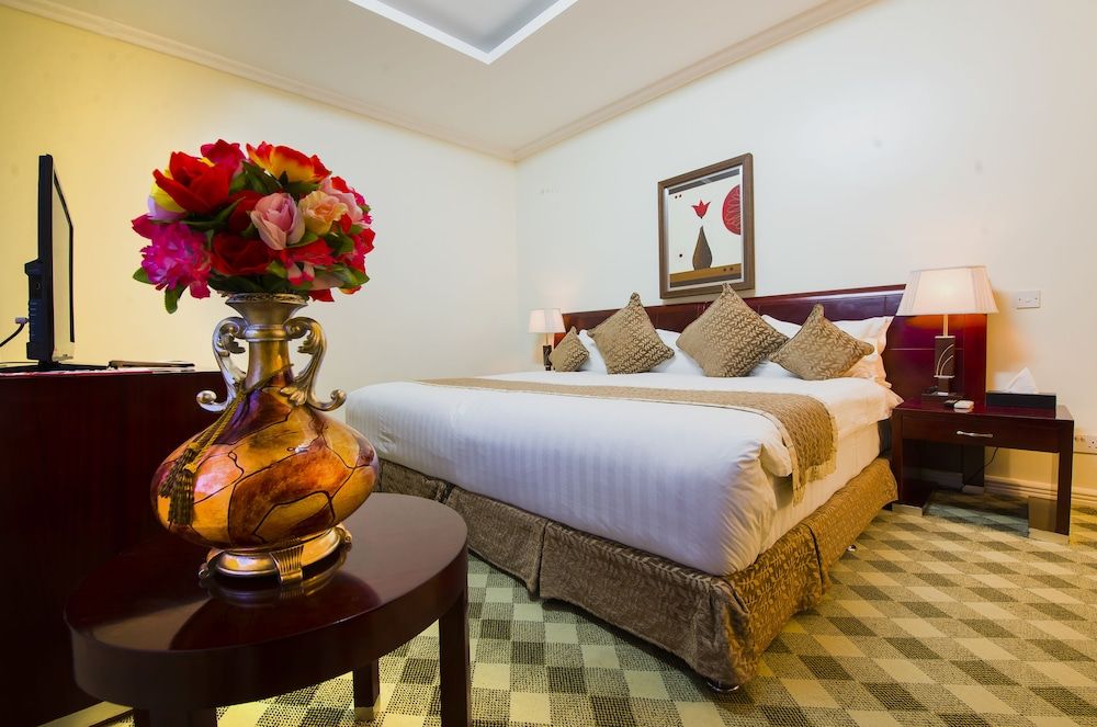 undefined The Manor Hotel