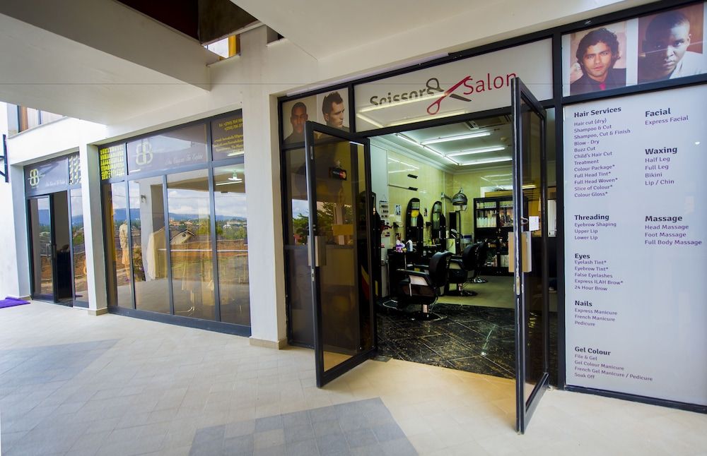 undefined The Manor Hotel 6