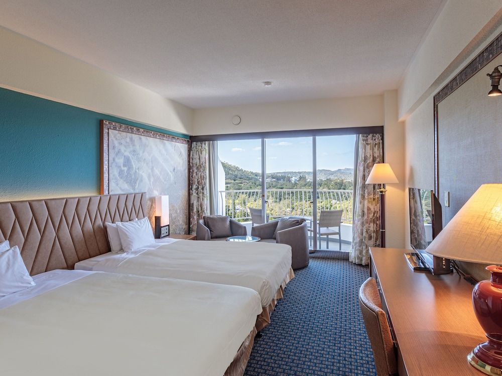 [Premier Twin] Partial Ocean View/Top Floor, 7th Floor Non-Smoking
