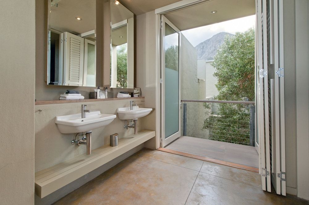 Mosselberg on Grotto Beach Sugarbird Junior Suite 7